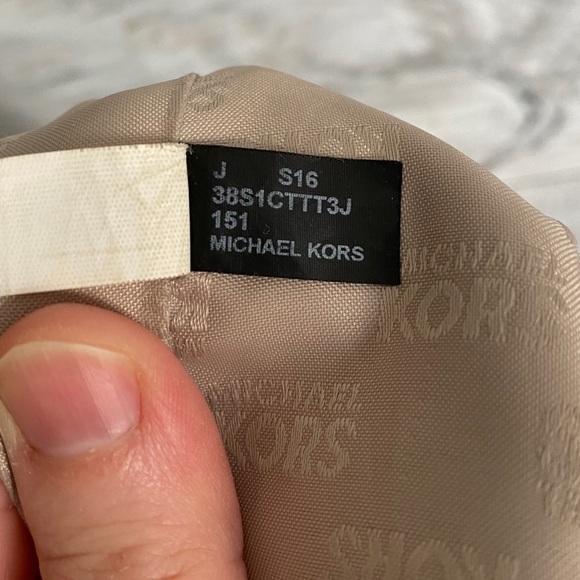 Michael Kors Tan Signature Logo Shoulder Purse - Picture 13 of 14